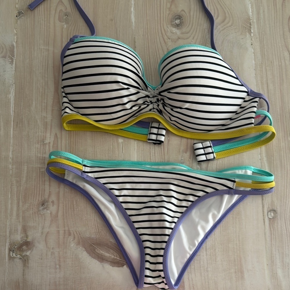 Striped Multicolor Bikini Set - Picture 4 of 6